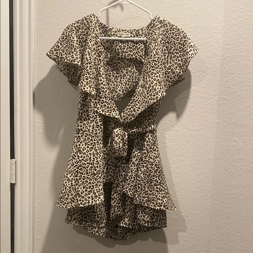 Leopard Print Ruffle Romper - Picture 3 of 6